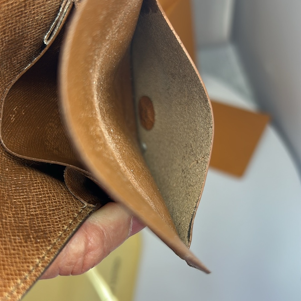 Louis Vuitton Monogram Round Coin Pouch - Picture 8 of 13